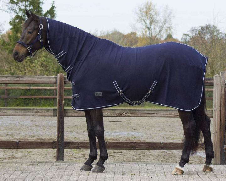 QHP Fleecedecke Abschwitzdecke Basic mit Halsteil Kreuzgurte blau + schwarz 165 cm bleu, 165 cm bleu