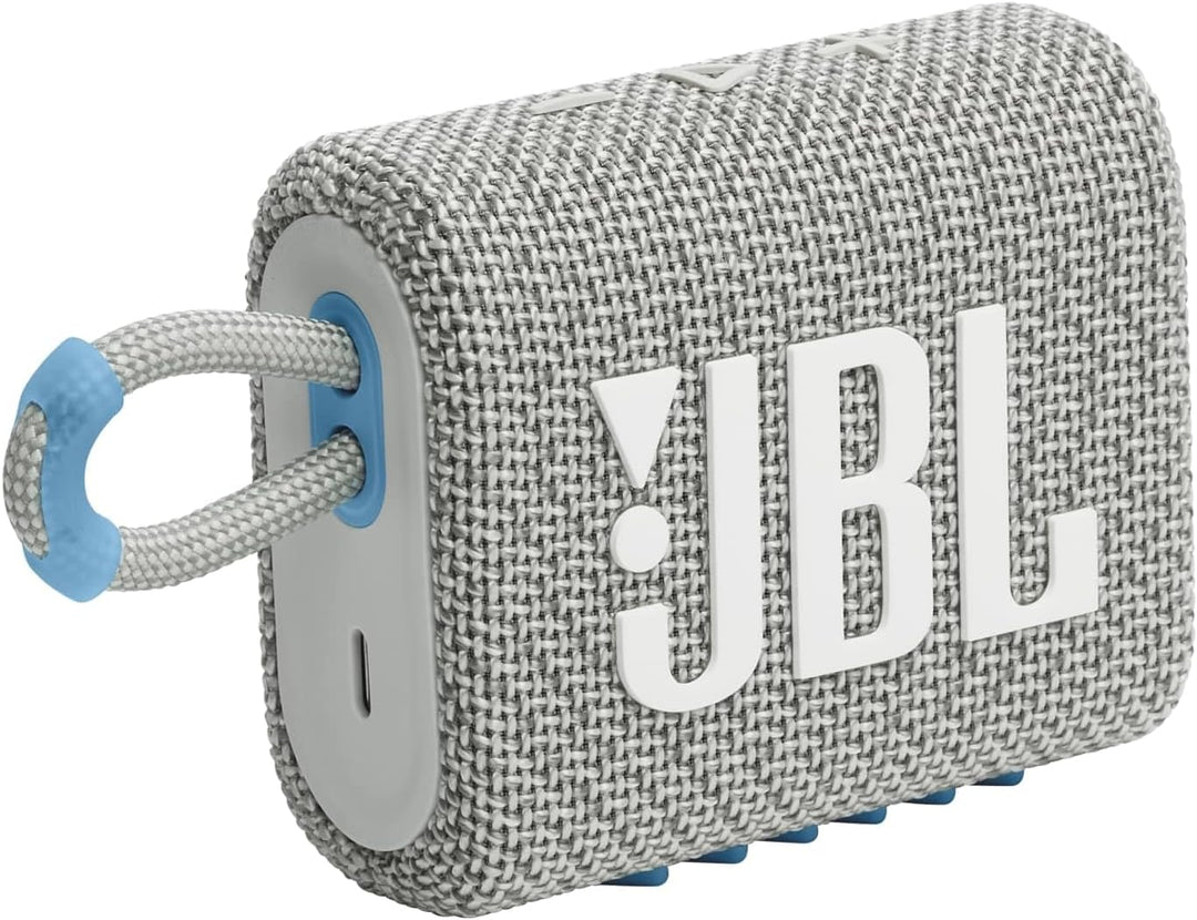 JBL GO 3 Eco – Kleine Bluetooth Box aus recyceltem Material in Weiss – Wasserfester, tragbarer Lauts