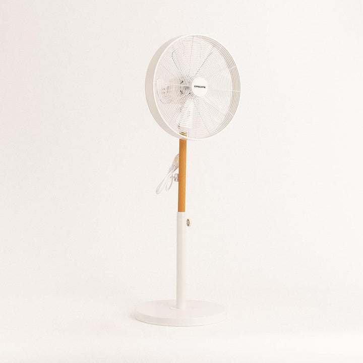 CREATE / AIR STAND WOOD/Standventilator Weiss und Naturholz mit Oszillation 75º / 50W, Ø36cm, 3 Gesc