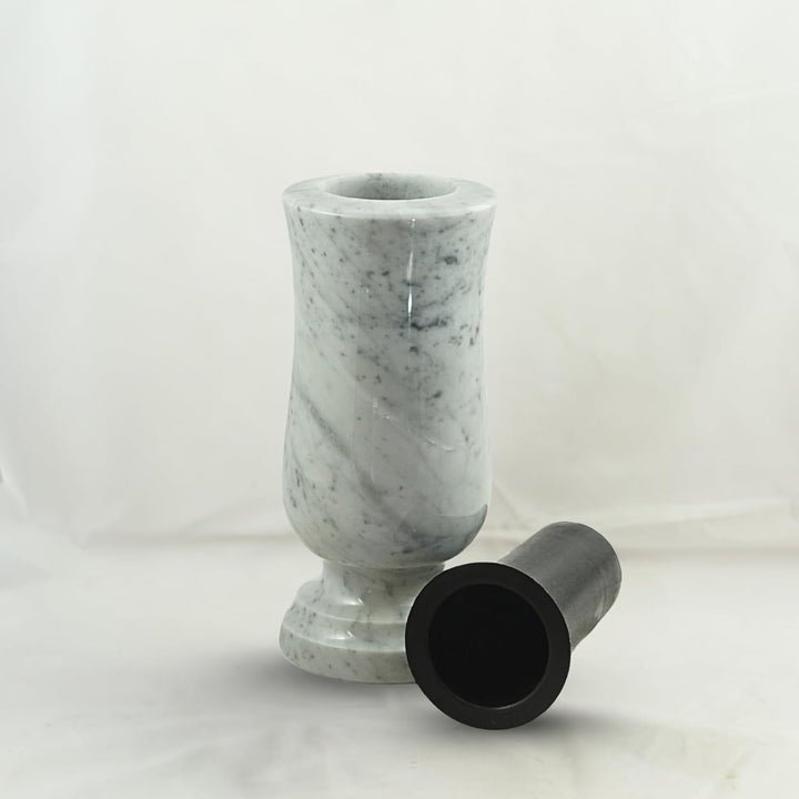 designgrab Taille-medium Grabvase aus Carrara Marmor weiss