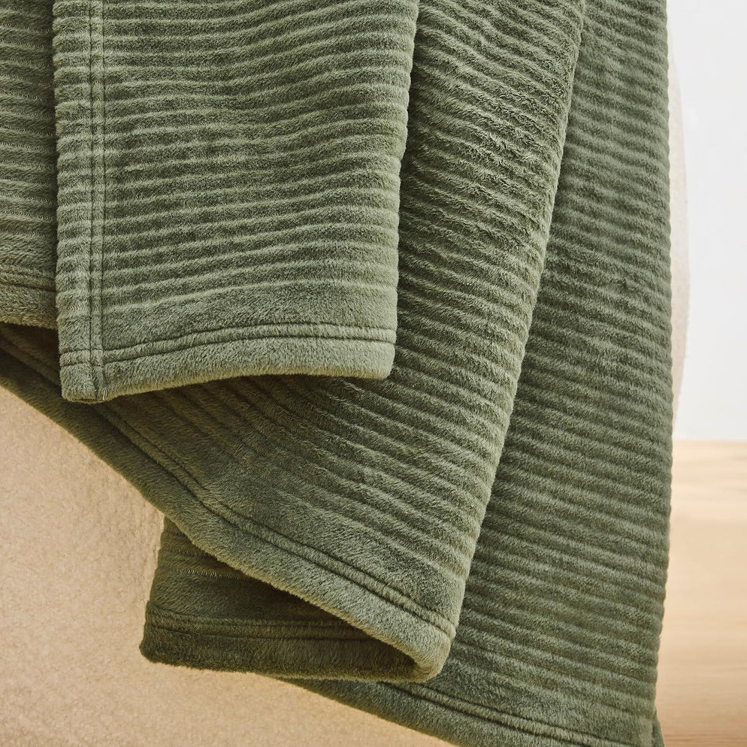 Ibena Cord Decke 150x200 cm - Baumwollmix weich, Made in Germany, warm & waschbar, Kuscheldecke grün