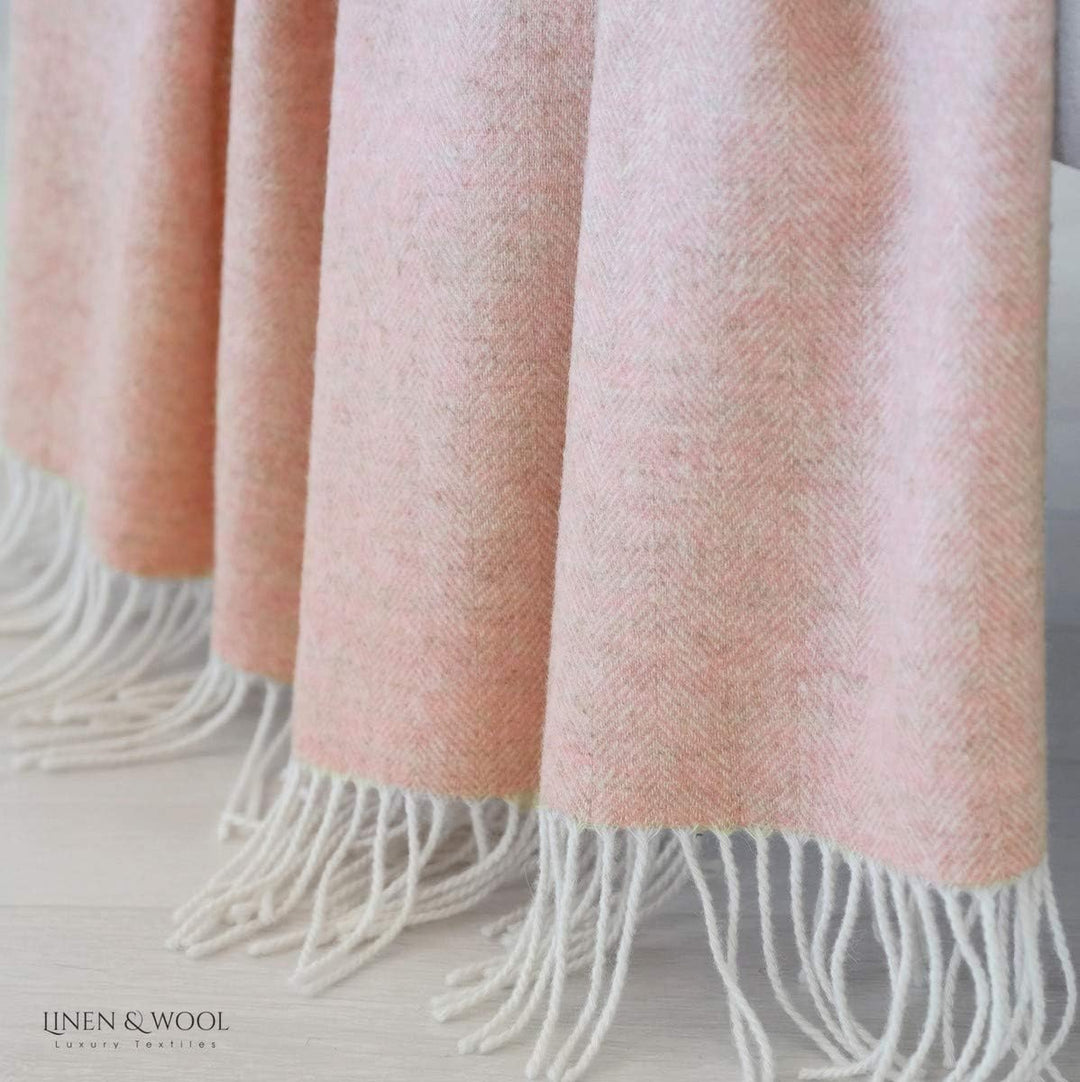 Linen & Cotton Klassische Decke Wolldecke Merino Wolle Wohndecke Kuscheldecke STONEWOLD mit Fischgrä