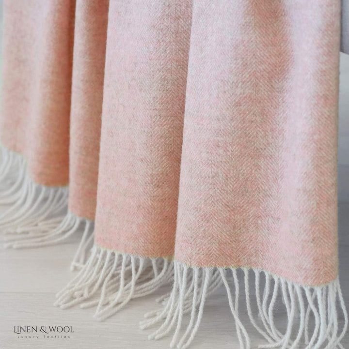 Linen & Cotton Klassische Decke Wolldecke Merino Wolle Wohndecke Kuscheldecke STONEWOLD mit Fischgrä