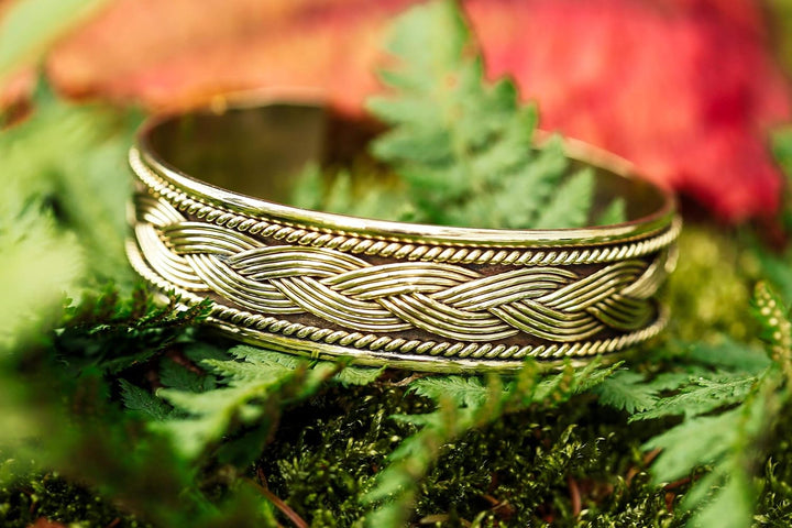 WINDALF Breiter Handmade Vintage Armreif ARAN Ø 6.7 cm Celtic Armschmuck mit Zopf Bohemia Freundscha