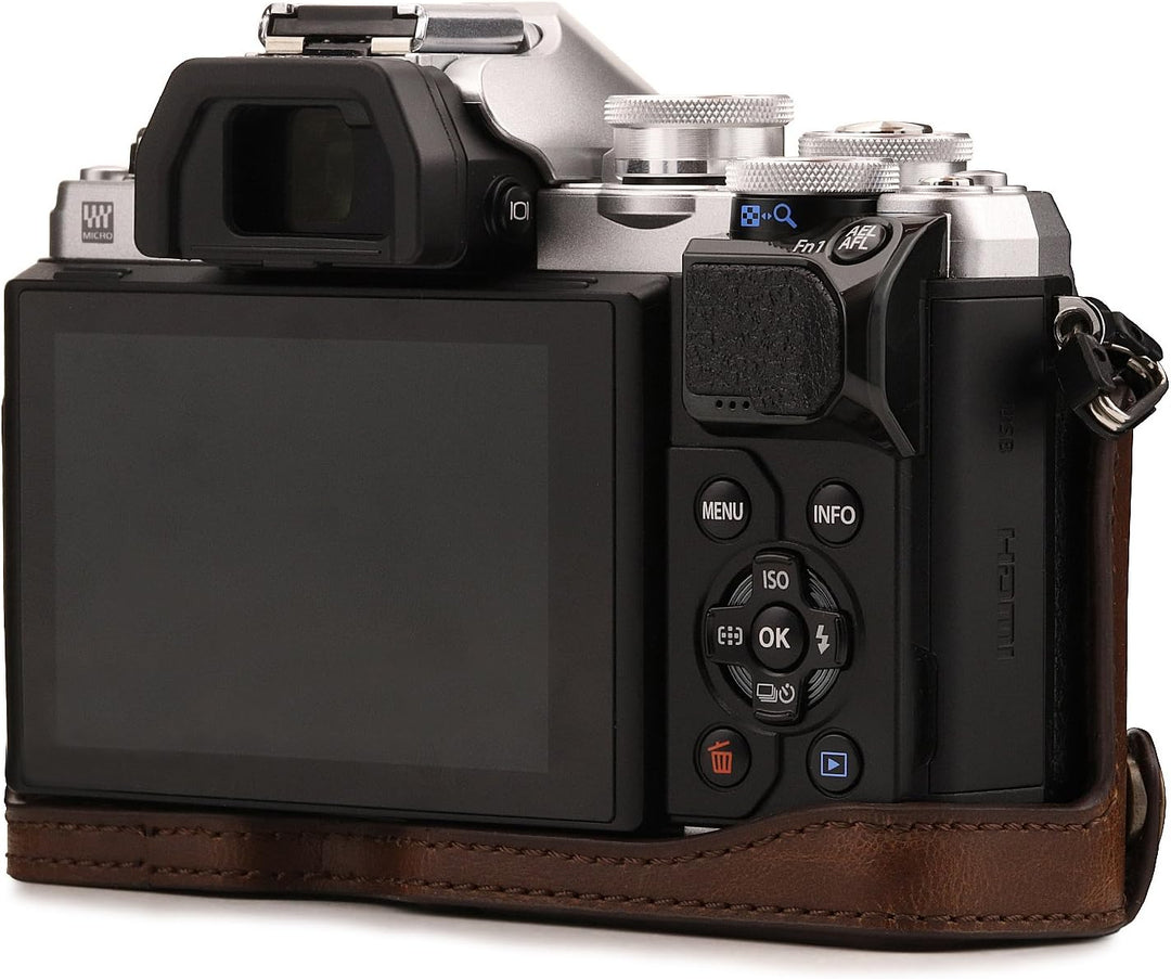 MegaGear MG1351 Ever Ready Leder Kamera Halbtasche mit Trageriemen und Batteriezugang für Olympus OM