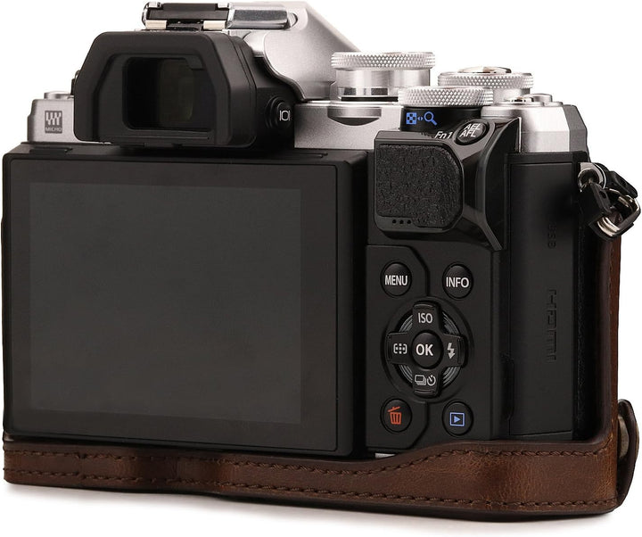 MegaGear MG1351 Ever Ready Leder Kamera Halbtasche mit Trageriemen und Batteriezugang für Olympus OM