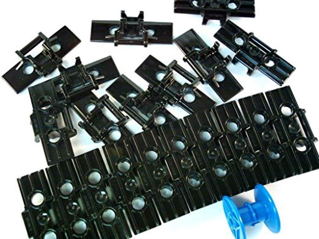 20 Stück LEGO TECHNIC "Kettenglieder" in schwarz. Dazu eine Kabelrolle in blau.
