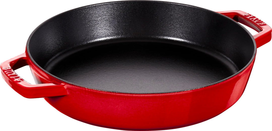 Staub Bratpfanne mit zwei Griffen, Induktionsgeeignet, Gusseisen, Kirschrot, 34 cm, 1 Einheiten 34 c