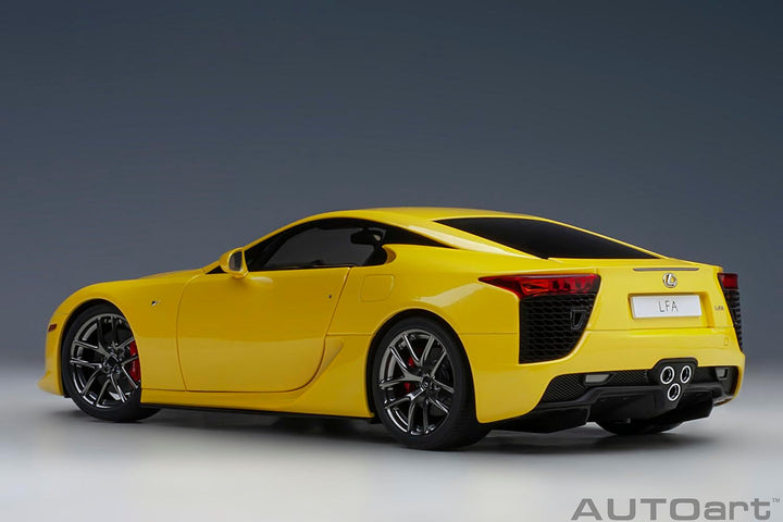 AUTOart - Miniaturauto der Kollektion, 78854, Pearl Yellow