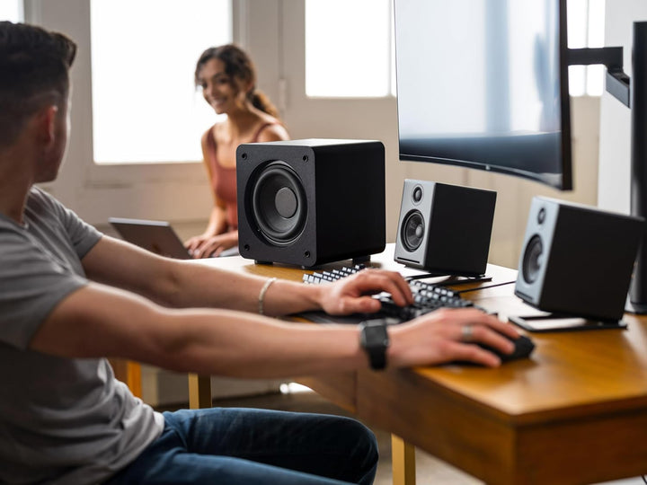 Audioengine S6 Aktiv Subwoofer 15 cm kompakte Grösse, kraftvoller Bass in einem kleinen Paket - 210