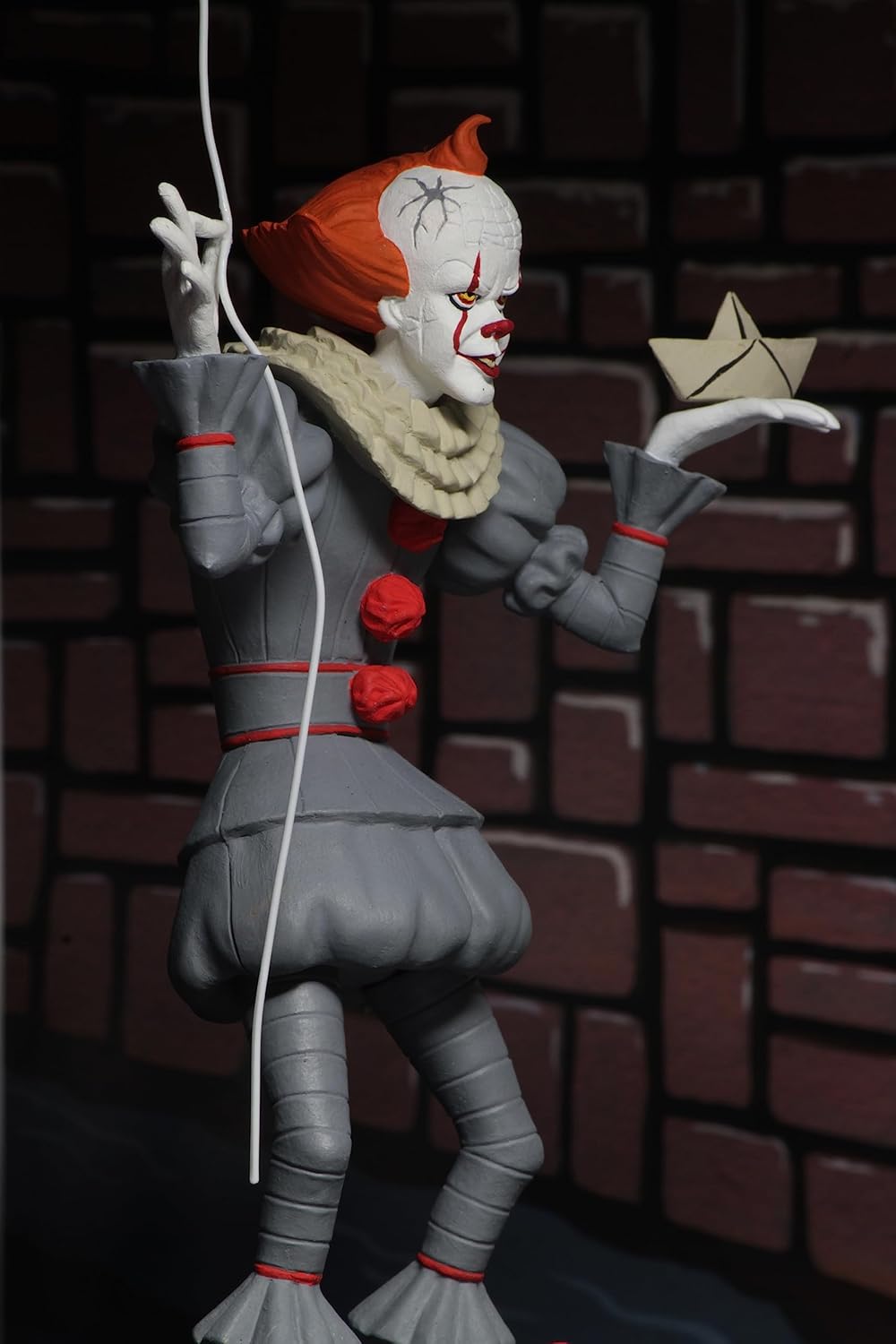 NECA - Figurine It 2017 - Pennywise Toony Terrors 15cm - 0634482454695