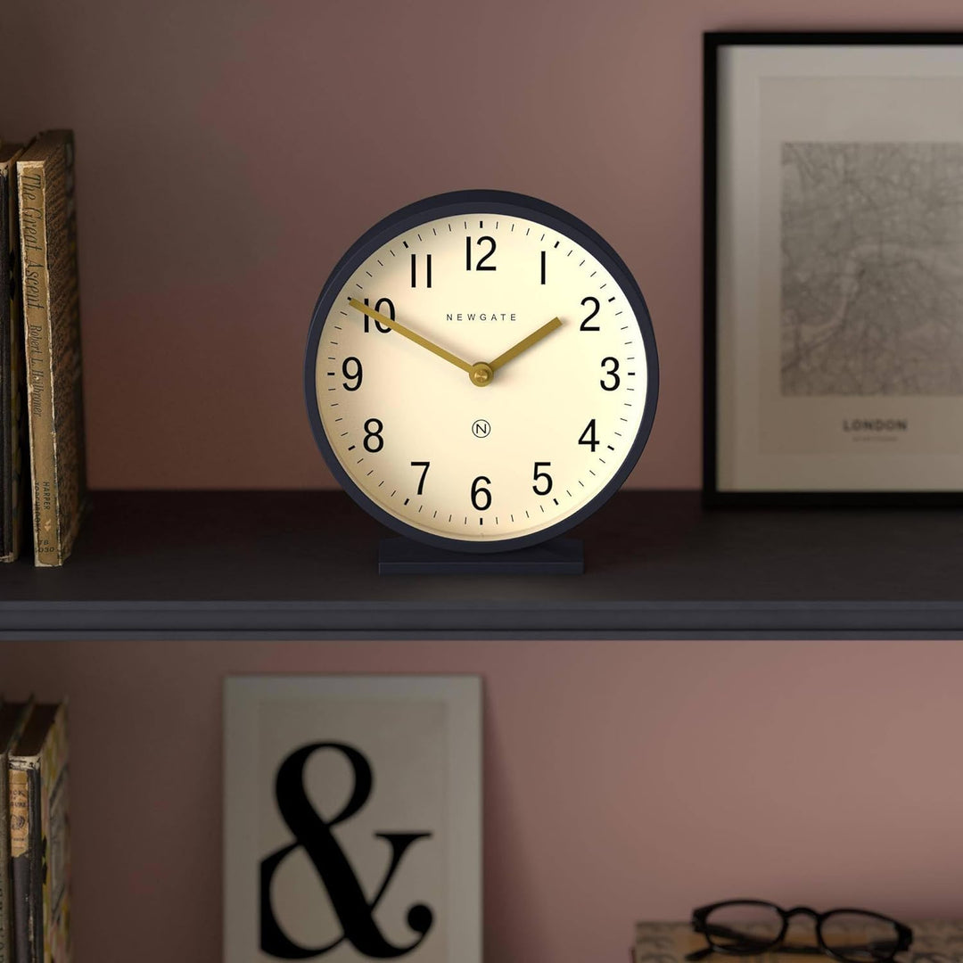 NEWGATE® Q Kaminsims Uhr | Moderne Klassische runde kaminuhr | Marineblau | Zeitgenössischer Stil fü