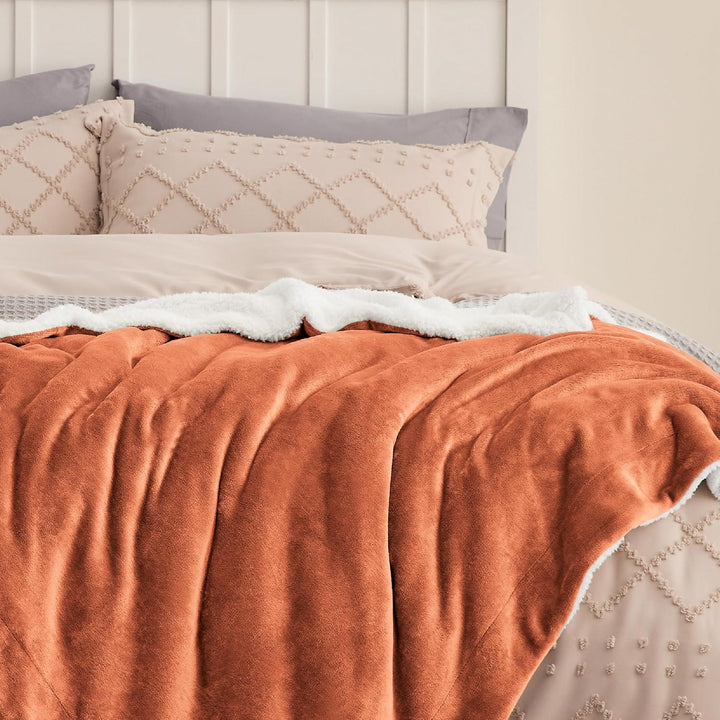 BEDSURE Kuscheldecke Flauschig Orange Sofaüberwurf Decke Sofa Klein als Couchdecke Überwurf und Wohn