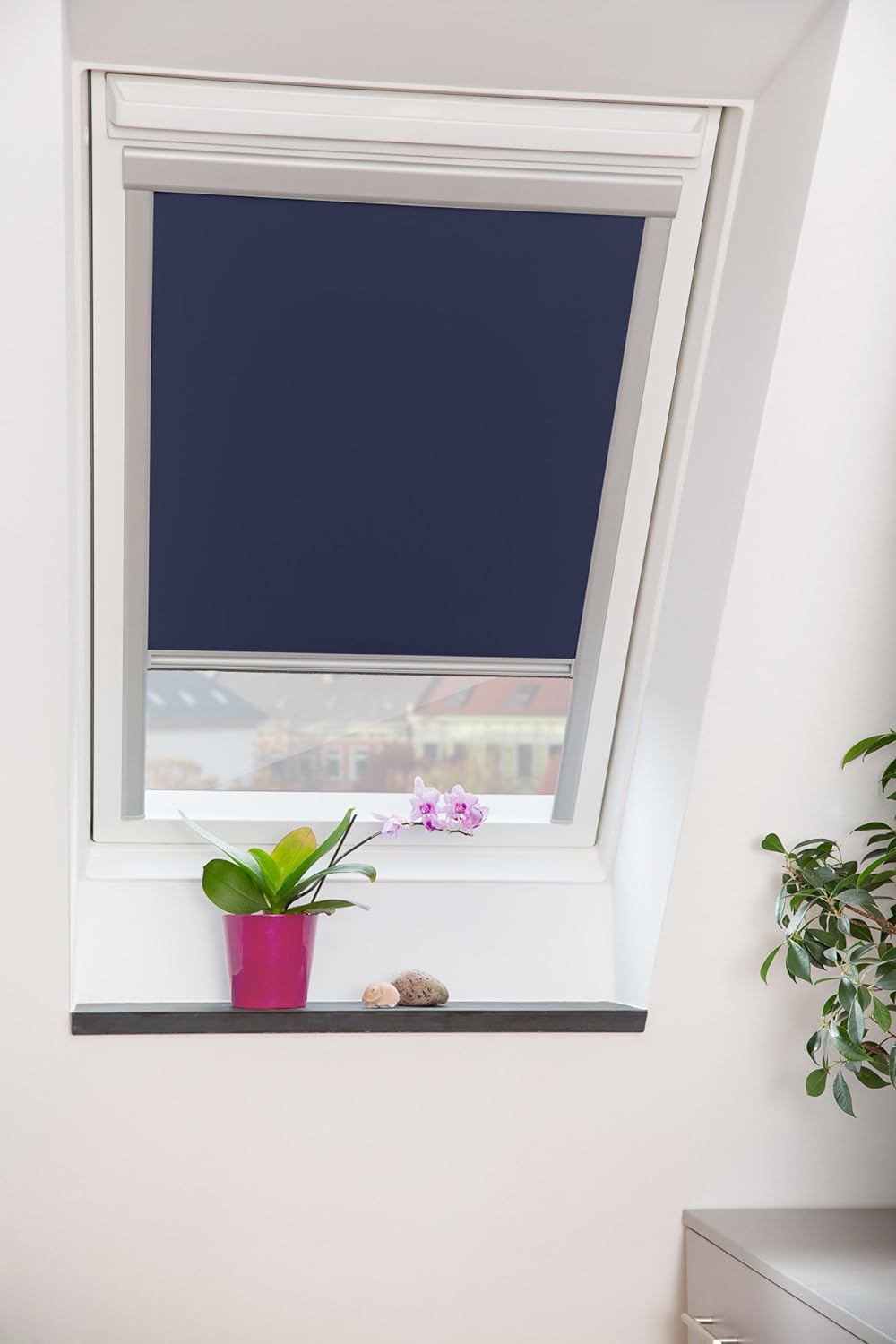 Lichtblick Dachfenster-Rollo Skylight, 61,3 x 94,0 cm (B x L) in Blau, 100 % Verdunkelung, Thermo-Ro