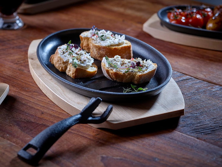 ECHTWERK Servierpfanne aus Gusseisen mit Grillstreifen und Servierbrett, Abnehmbarer Griff, Bereits