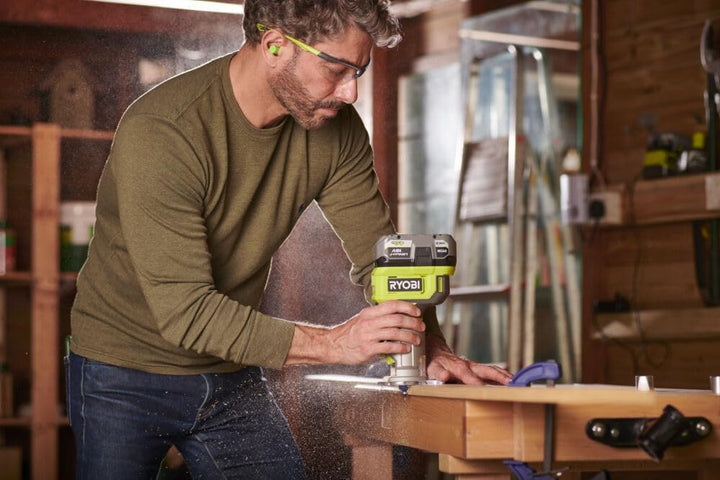 RYOBI 18 V ONE+ Akku-Kantenfräser RTR18-0 (mit 6 Geschwindigkeitsstufen, Max. Spanndurchmesser 6 & 6