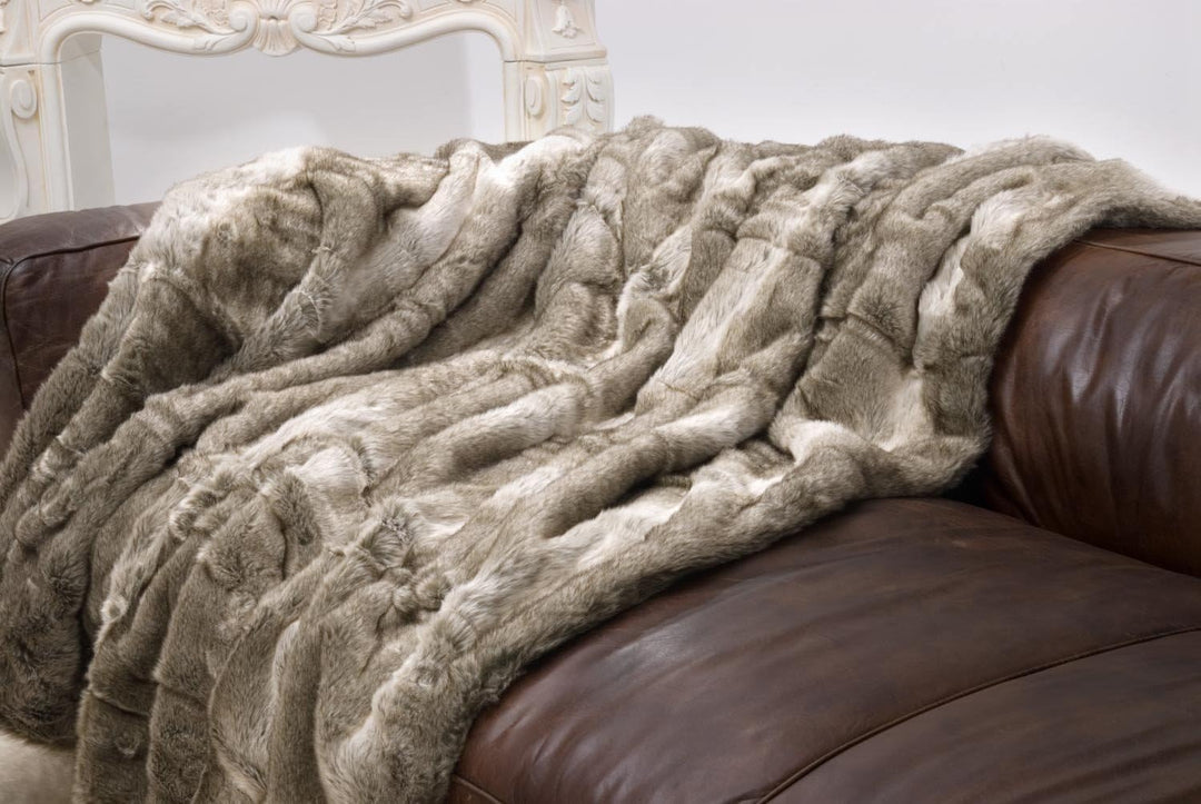Wohnen & Accessoires GmbH & Co. KG Felldecke, Pelzplaid, Webpelzdecke Bär grau und beige Melange 150