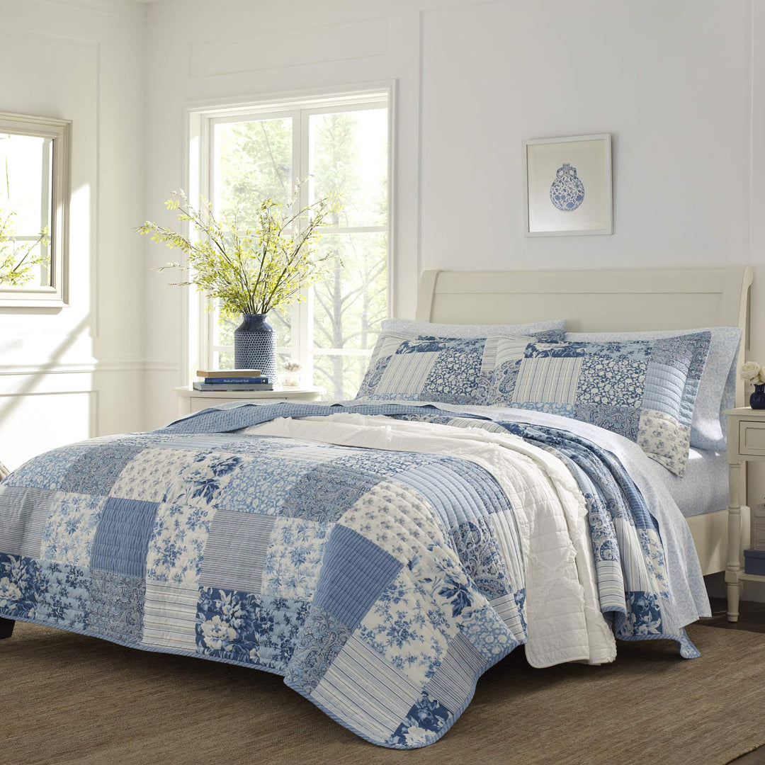 Laura Ashley - Bettwäsche-Set für King-Size-Betten, wendbare Baumwollbettwäsche mit passenden Kissen