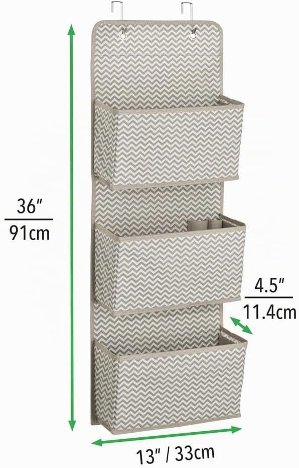 mDesign Schrank-Organizer in Chevron-Muster – Hängeorganizer mit 3 Fächern aus atmungsaktivem Polypr