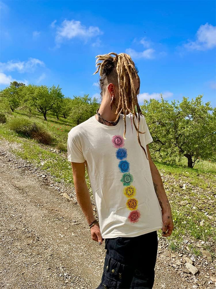 Creme-weisses Chakra T-Shirt für Yoga, Meditation mit den 7 Chakren in Regenbogenfarben (L), L
