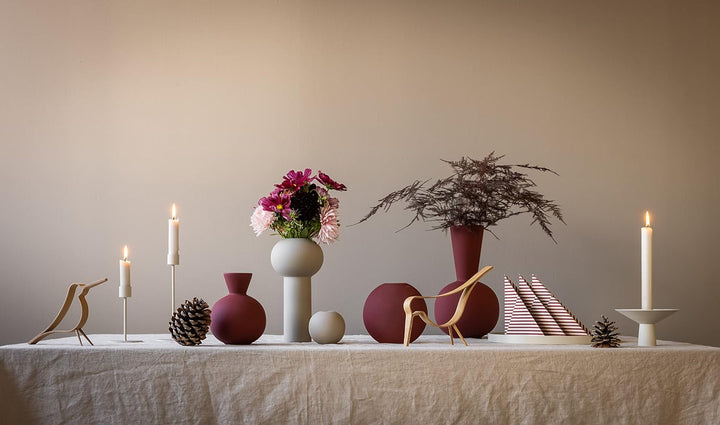 Cooee Design Trumpet-Vase aus Keramik in der Farbe Berry Handgefertigt, Masse: 17cm x 17cm x 30cm, H