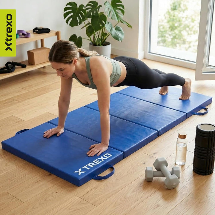 TREXO Faltbare Gymnastikmatratze - 3-teilig, abriebfester Öko-Lederbezug, flexibler PE-Schaum, Trage