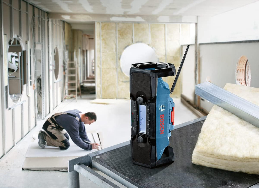 Bosch Professional 18V System Akku Baustellenradio GPB 18V-2 C (Empfang über Bluetooth, FM und AUX,
