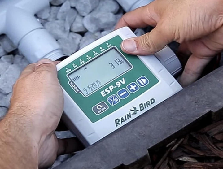 Rain Bird - ESP-9V Controller, 4-Jahreszeiten-Bewässerungsprogrammierer, Grau