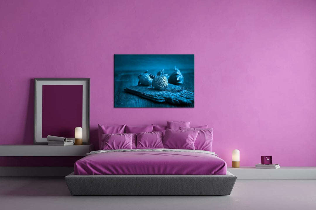 deyoli drei appetitliche Erdbeeren Format 80x60 Effekt: Monocrome Blau als Leinwandbild, Motiv ferti