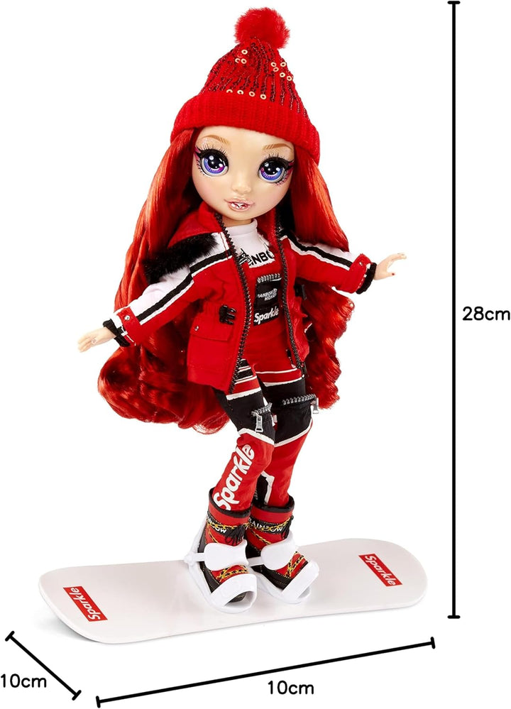Rainbow High Winter Break Ruby Anderson - Rote Modepuppe mit 2 Outfits, Skiausrüstung und Puppenstän