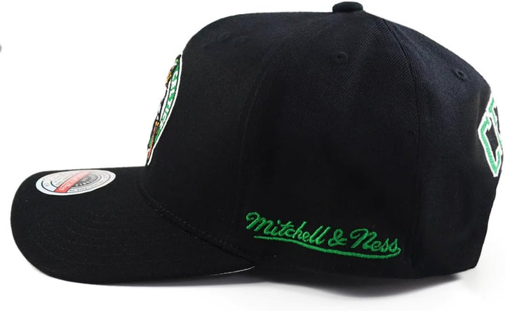 Mitchell & Ness NBA Snapback Cap Classic Red Curved Eazy Boston Celtics Black