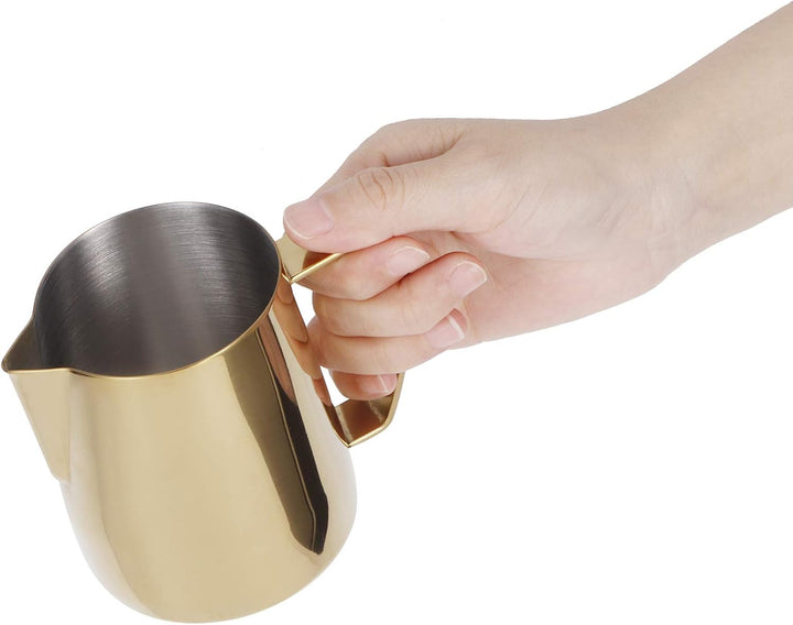 Tomotato Milchschaum Krug, Gold Edelstahl Milchkännchen Aufschäumkännchen mit Spitzer Ausguss Kaffee