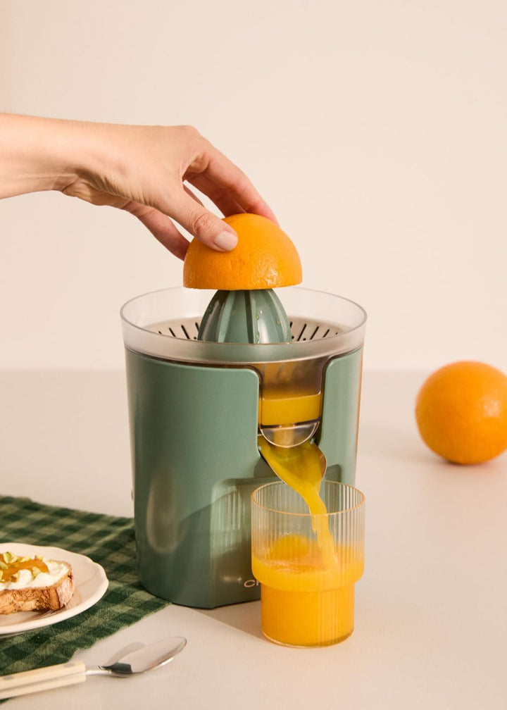 CREATE/JUICER STUDIO/Elektrische Zitruspresse in Salbeigrün/Spritzfrei, 230ml Behälter, Fruchtfleisc