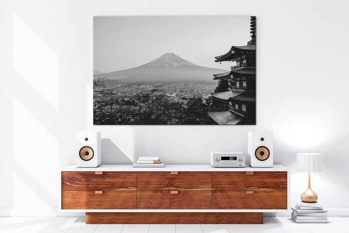 der mit Schnee bedeckte Fuji Berg aus Japan Effekt: Schwarz&Weiss, Format: 80x60 als Leinwandbild, M