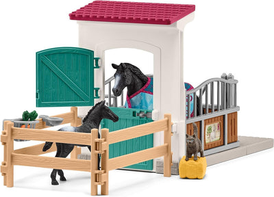 schleich 42611 Pferdebox mit Stute und Fohlen , für Kinder ab 5-12 Jahren, HORSE CLUB - Spielset