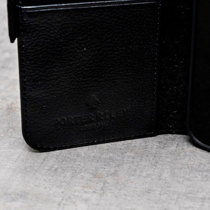 Porter Riley - Lederhülle für iPhone 13 (6.1"). Premium Echtleder Standhülle/Ledertasche/Brieftasche