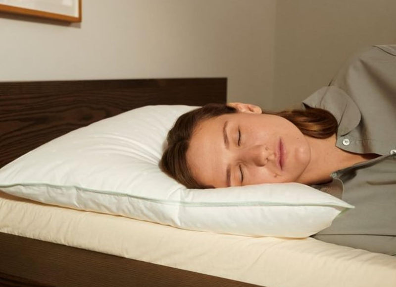 FOSSFLAKES Nordic Sleep by Kissen Mittel Hoch - Komfortkissen für Seitenschläferkissen, Nackenstützk