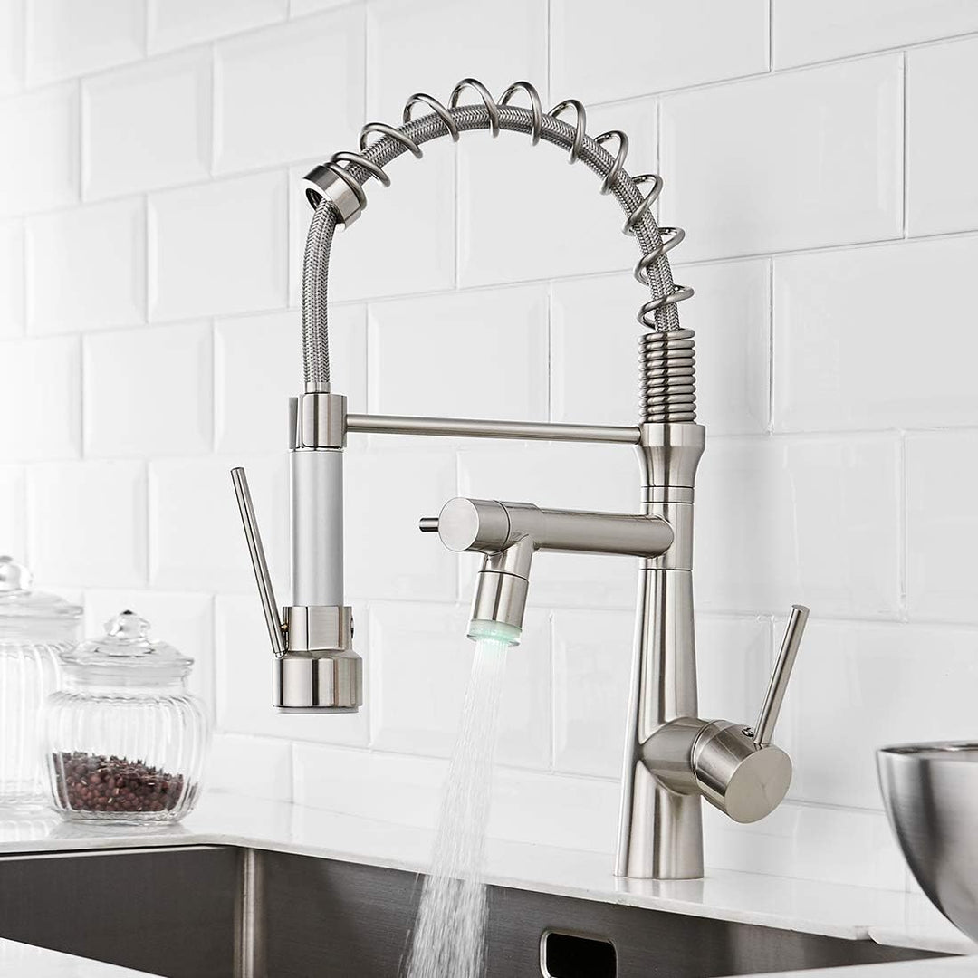 TIMACO LED Küchenarmatur mit Spiralfeder, 360° Schwenkbare Spültischarmaturen mit Zwei Auslauf, Wass