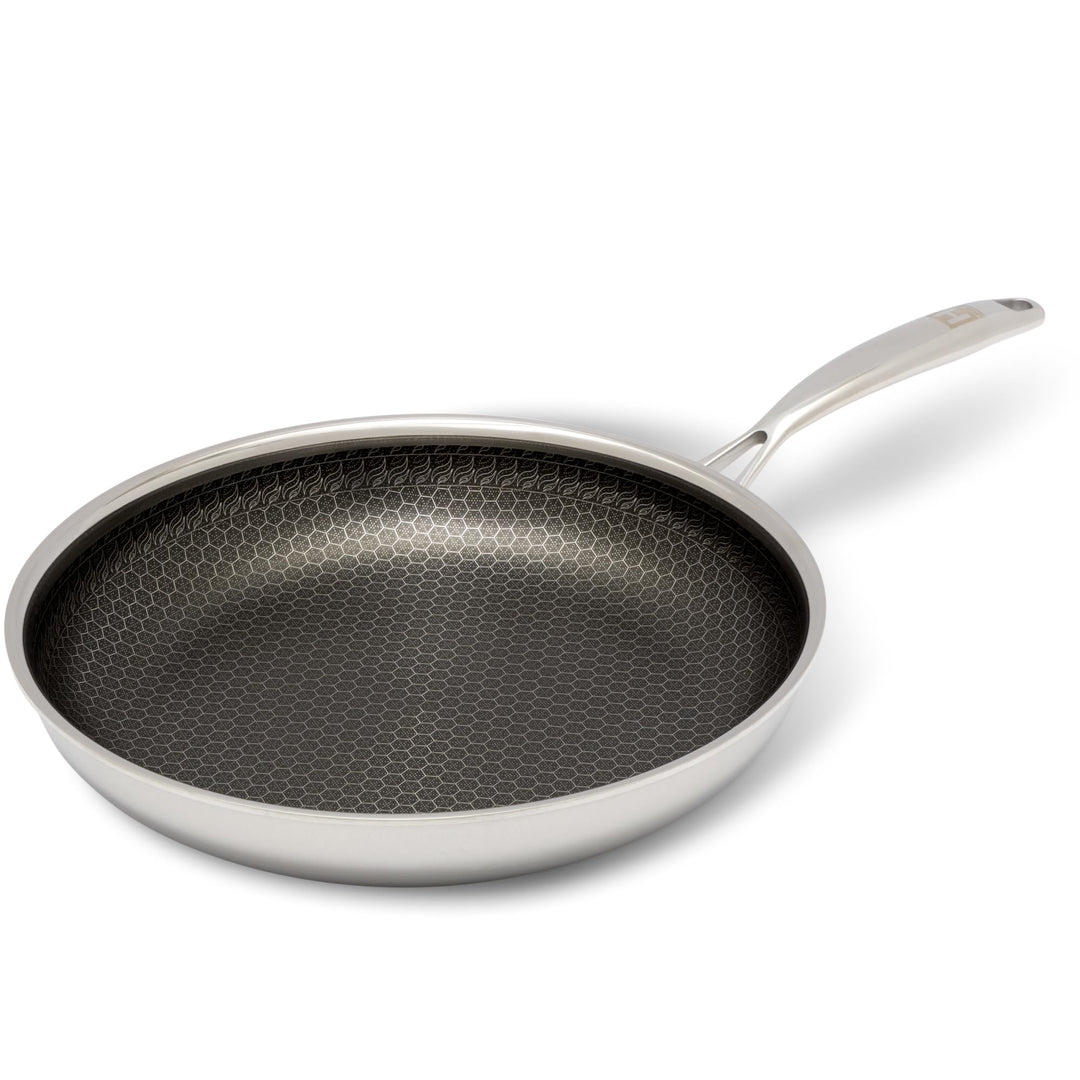 HENSSLERS® Pfanne 28 cm [ALLE HERDARTEN] - Bratpfanne zum Kochen &amp; Braten - Antihaft Wabenpfanne - I