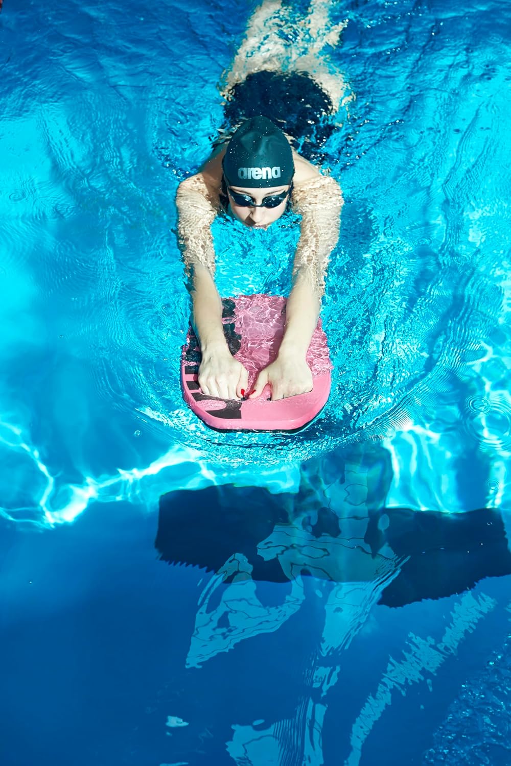 arena Kickboard Swim Board, Schwimmbad-Trainingszubehör, Schwimmbrett mit Vorgeformten Öffnungen, Me