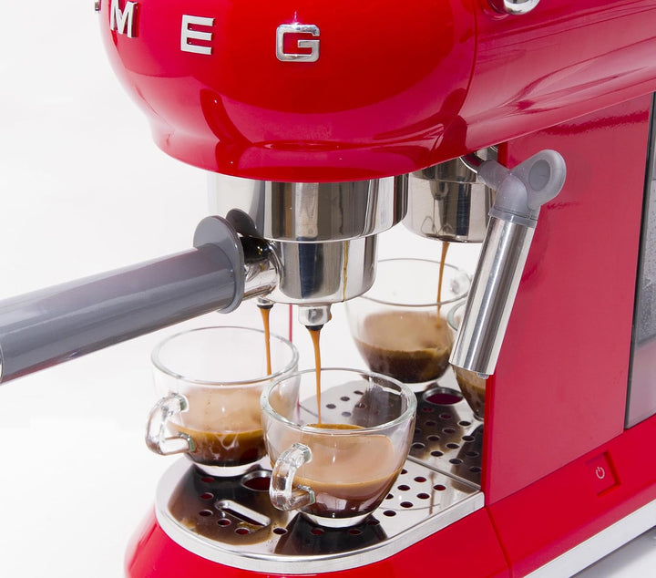 Smeg, ECF01RDEU Manual Espresso -Maschine, Cappuccino -System, Thermoblock, grosse Tassengehäuse und