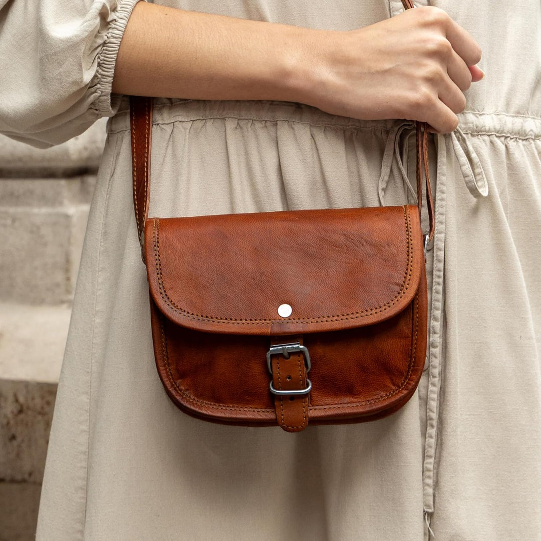 Gusti Leder Umhängetasche Mary | Handgefertigte Ledertasche Damen für Alltag & Freizeit I Elegante L