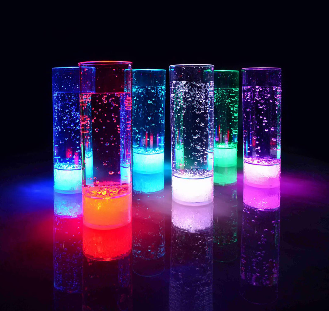 PRECORN 4er Set LED beleuchtetes Longdrinkglas Kunststoff 400ml Trinkglas Partyglas Hochzeit Silvest