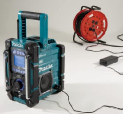 Makita DMR301 Baustellenradio, robust, für Lithium-Ionen-Akkus 12 – 14,4 – 18 V, DAB+ AM/FM + Bluet,