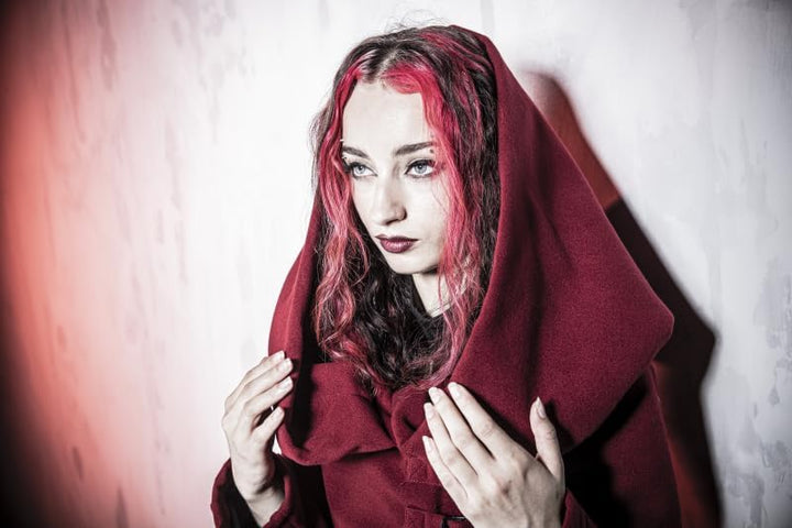 Gothicana by EMP Damen violetter Mantel mit grosser Kapuze XXL Rot, XXL Rot
