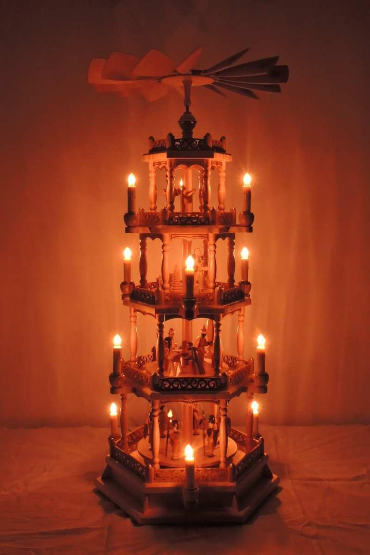 Richard Glaesser Pyramide Christi Geburt Natur 4-stöckig, elektrisch beleuchtet und betrieben, aus S