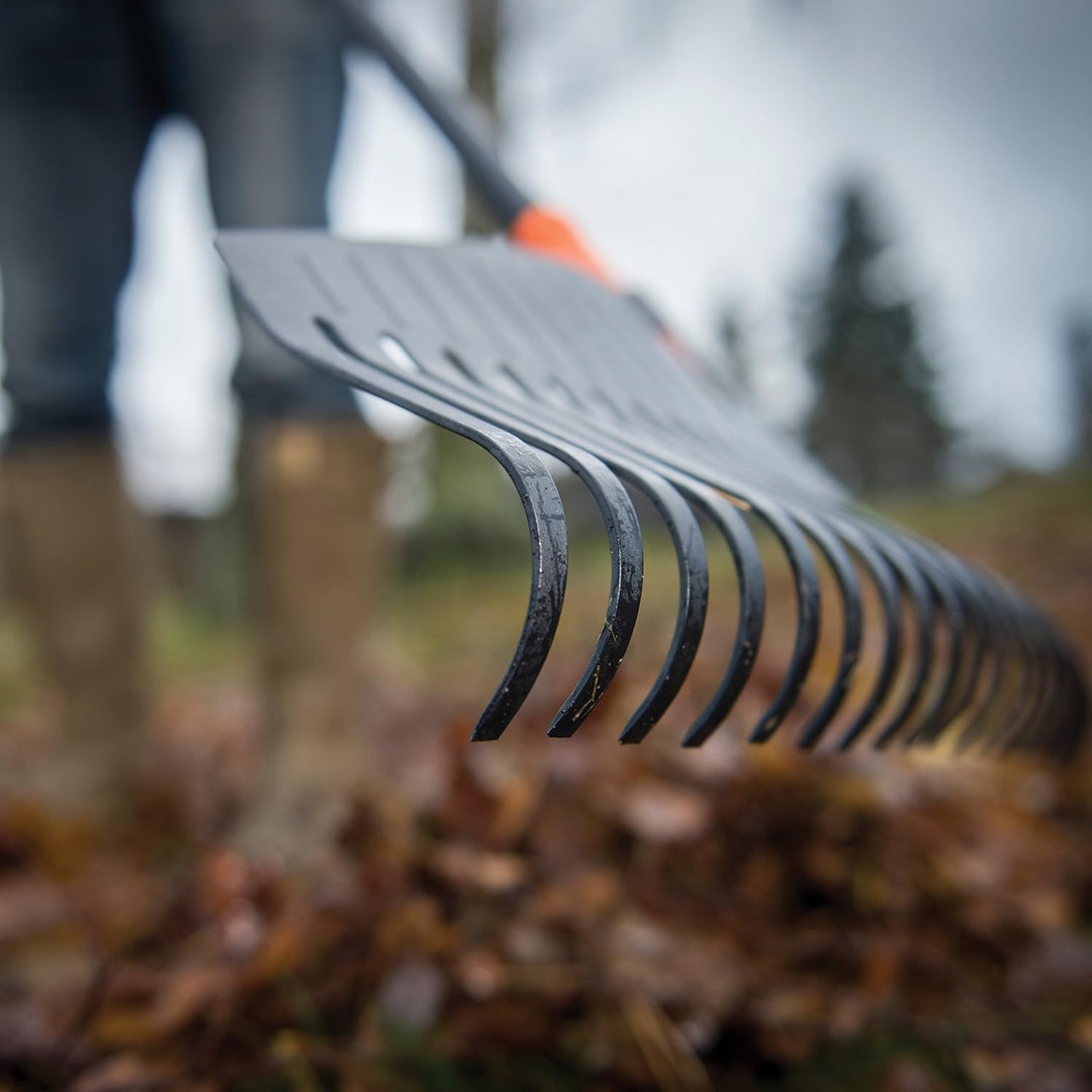Fiskars Laubbesen, 25 Zinken, Länge: 175 cm, Breite: 52 cm, Kunststoff-Zinken/Aluminium-Stiel, Schwa