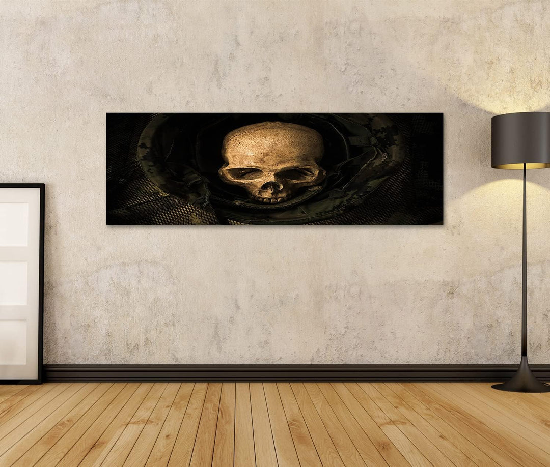 islandburner Bild auf Leinwand Stilleben Mit Menschlichen Schädel In Soldatenhelm Bilder Wandbilder