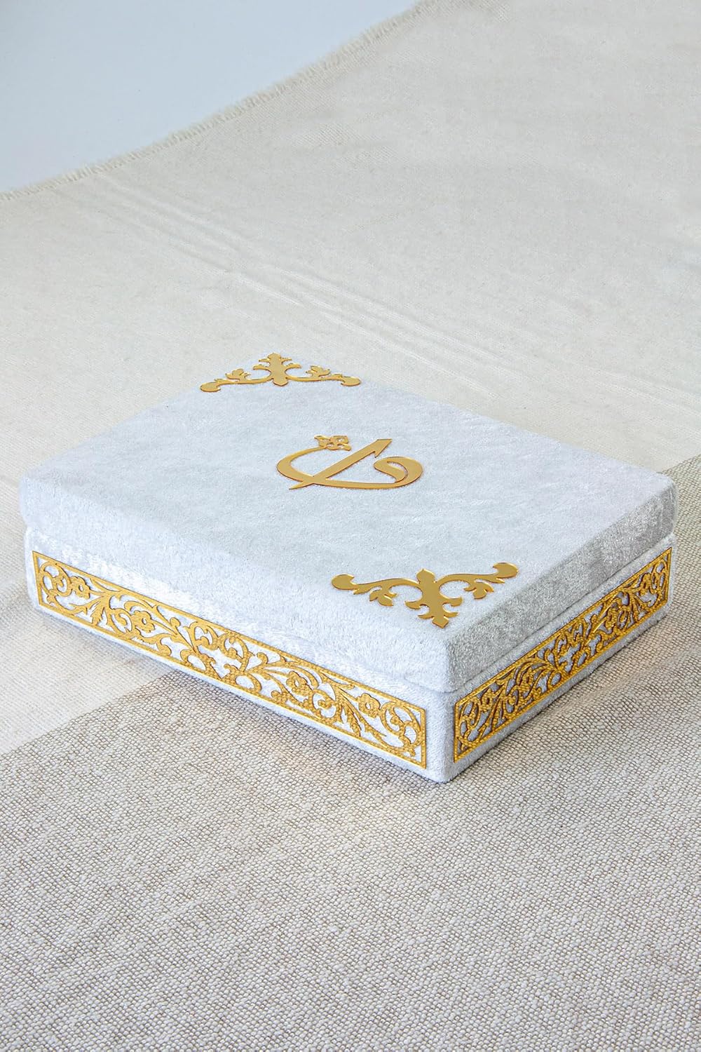 Spezielle elegante Samt bedeckte dekorative Box, Samt überdachter Quran-Buch in Arabisch und Gebetsp