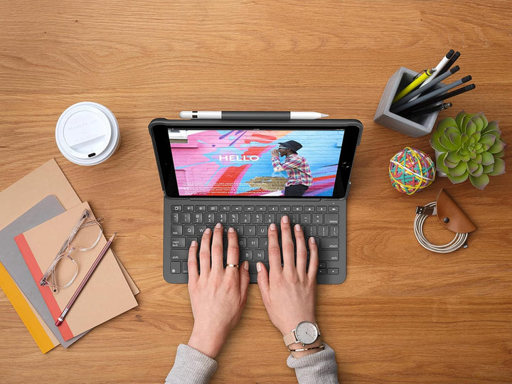 Logitech Slim Folio für iPad (7., 8. und 9. Generation) Tastatur-Case mit integrierter kabelloser Ta